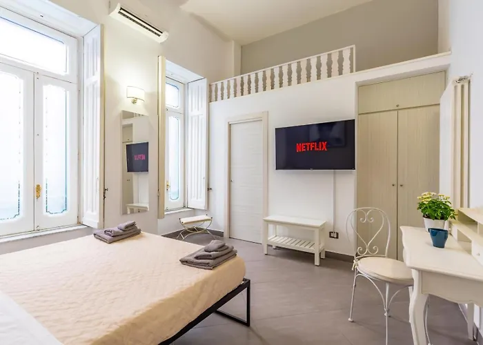 Napoli Relax Rooms-Vicino Lungomare-