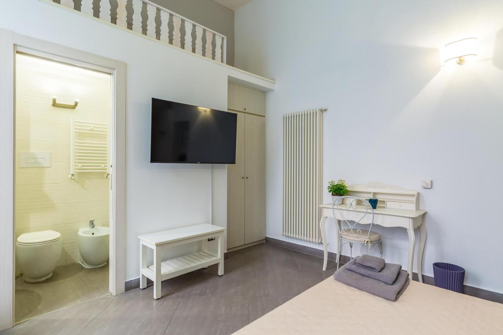 Relax Rooms-vicino Lungomare- *