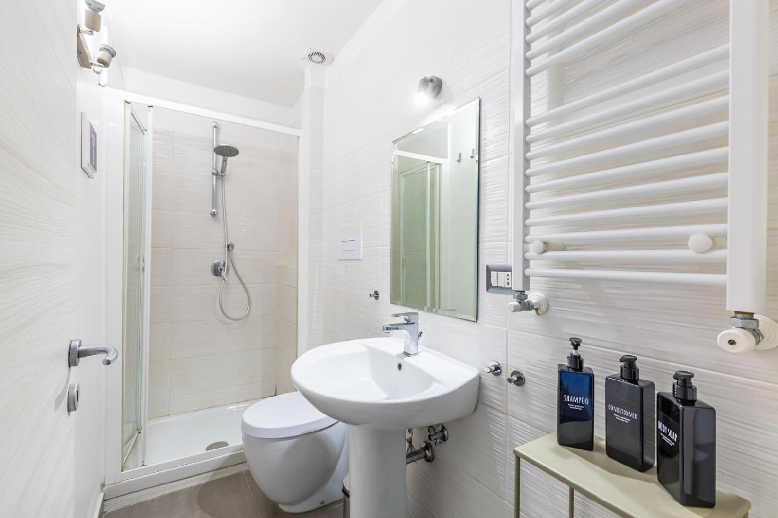 Relax Rooms-vicino Lungomare- Apartment Naples