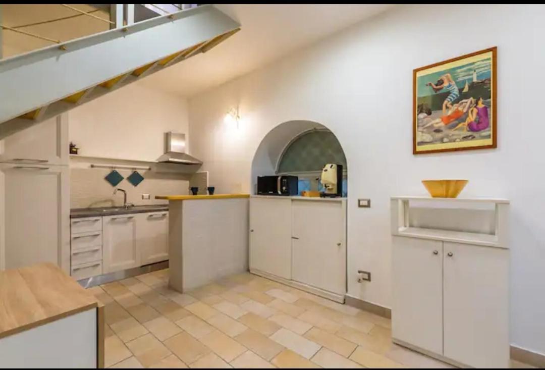 Relax Rooms-vicino Lungomare- Apartment Naples