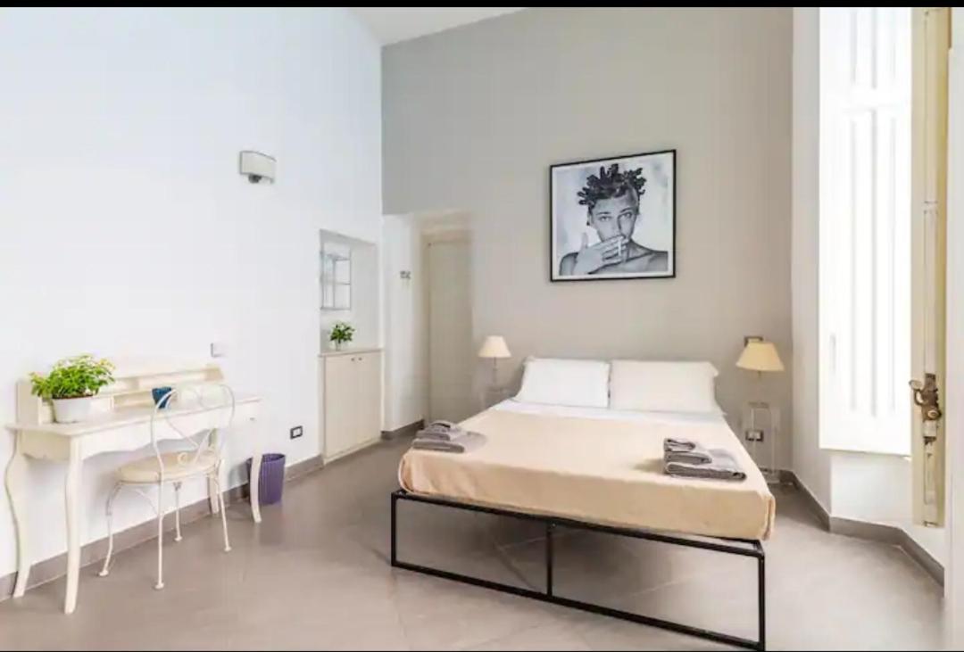 Relax Rooms-vicino Lungomare- Naples